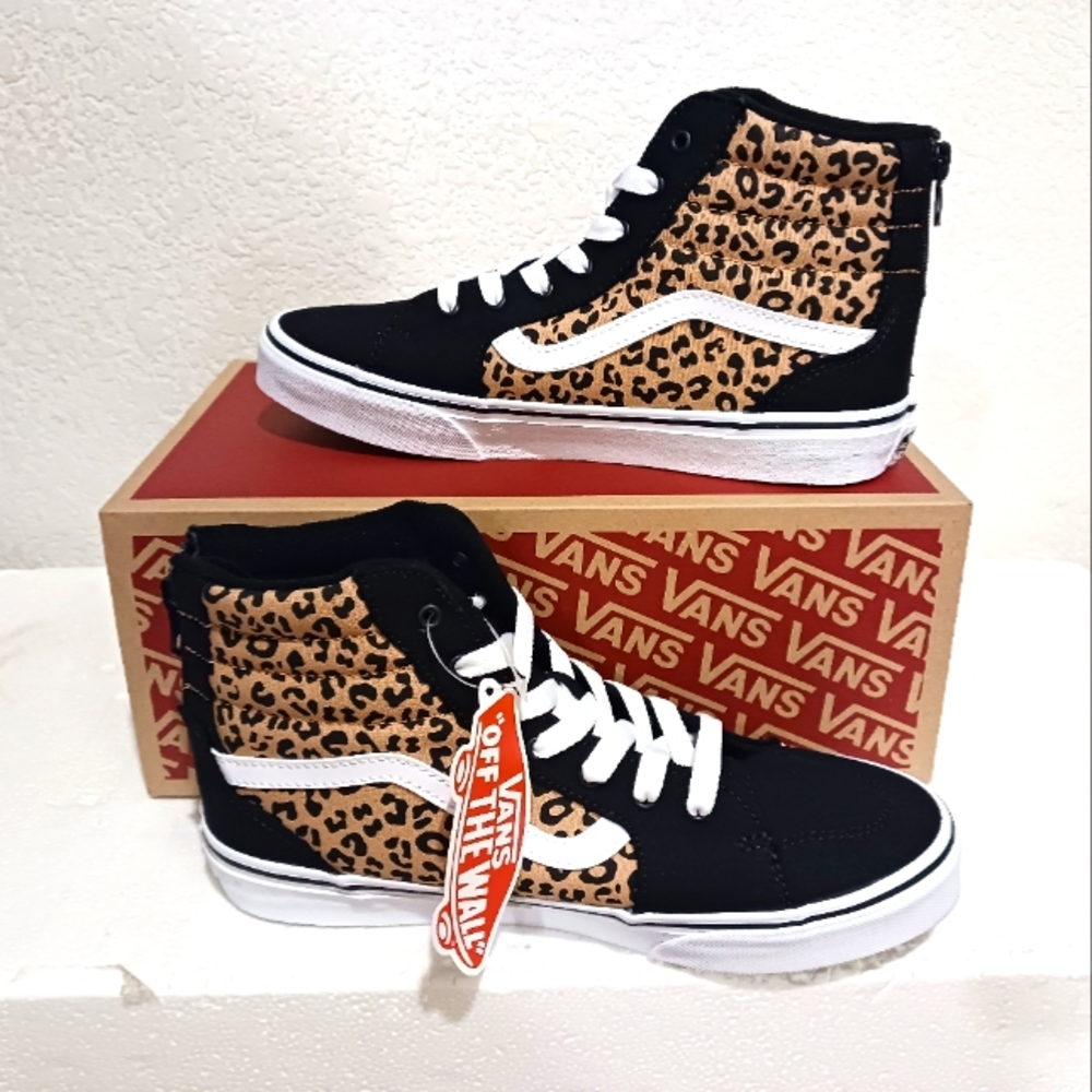 Vans - Picture 1 of 4